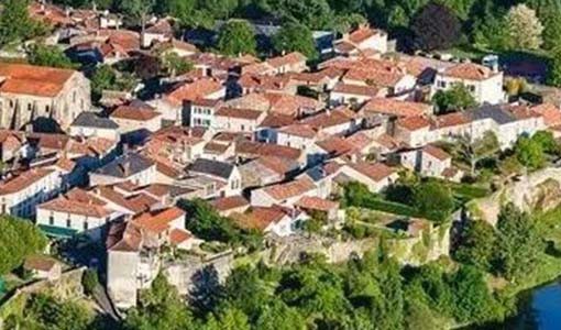 高坪回乡建别墅为什么一定要选专业乡墅公司